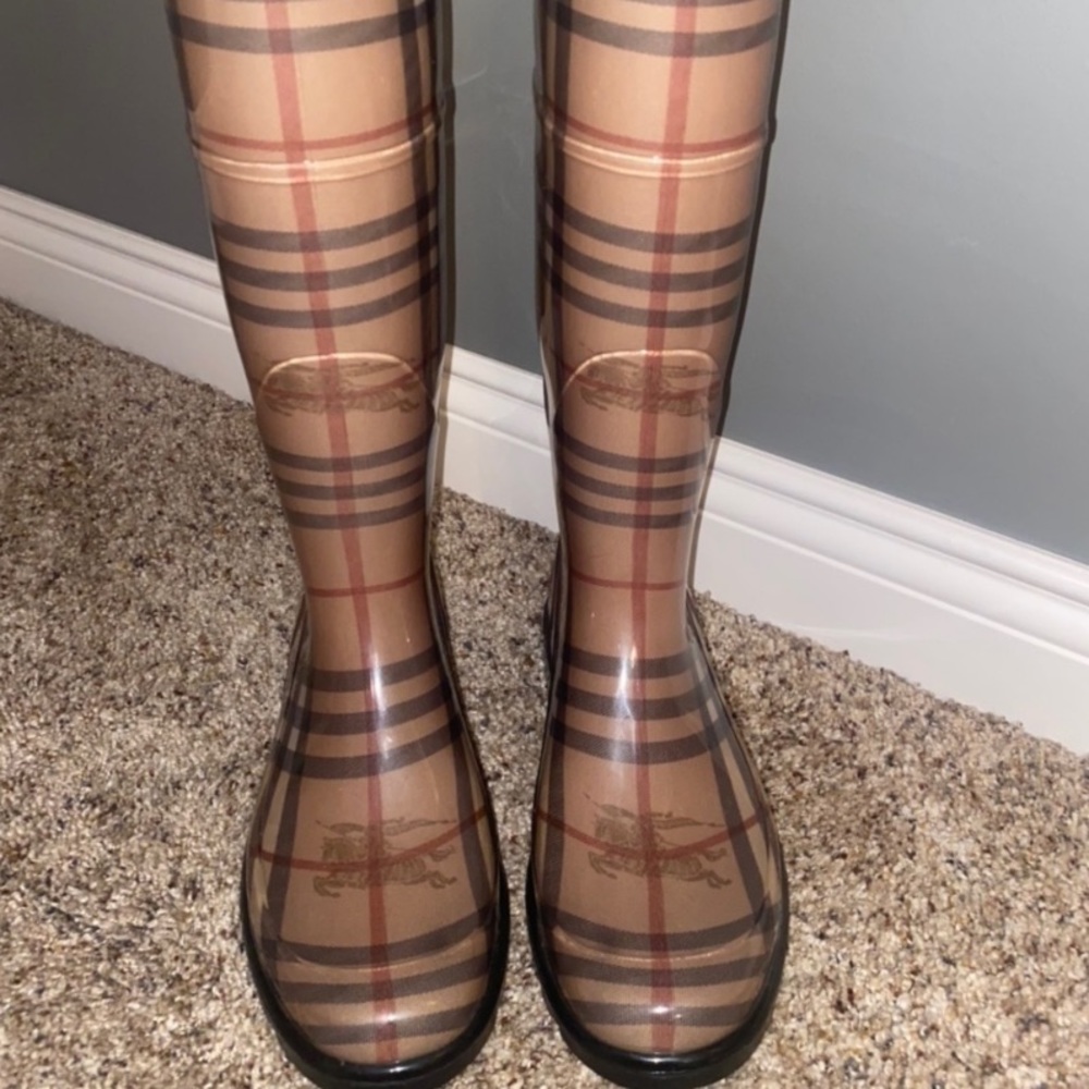 BURBERRY Rain Boot
